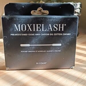 Moxielash Pre-Moistened Cotton Swabs - Black Box